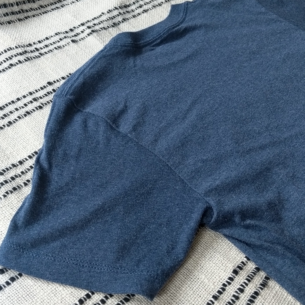 Breaking Bad "Los Pollos Hermanos" Tee - Picture 5 of 6